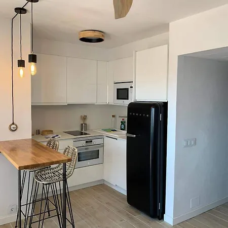 Nathan A Con Balcone Vista Mare Nyaraló