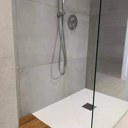 Nathan A Con Balcone Vista Mare Feriehus *